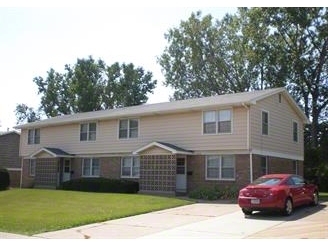 2636 Hawthorne Dr in Bettendorf, IA - Foto de edificio