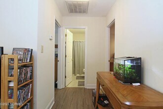 4316 McClelland Dr, Unit 1 in Wilmington, NC - Foto de edificio - Building Photo
