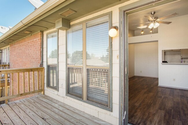 1000 Rambling Oaks Dr in Norman, OK - Building Photo - Building Photo