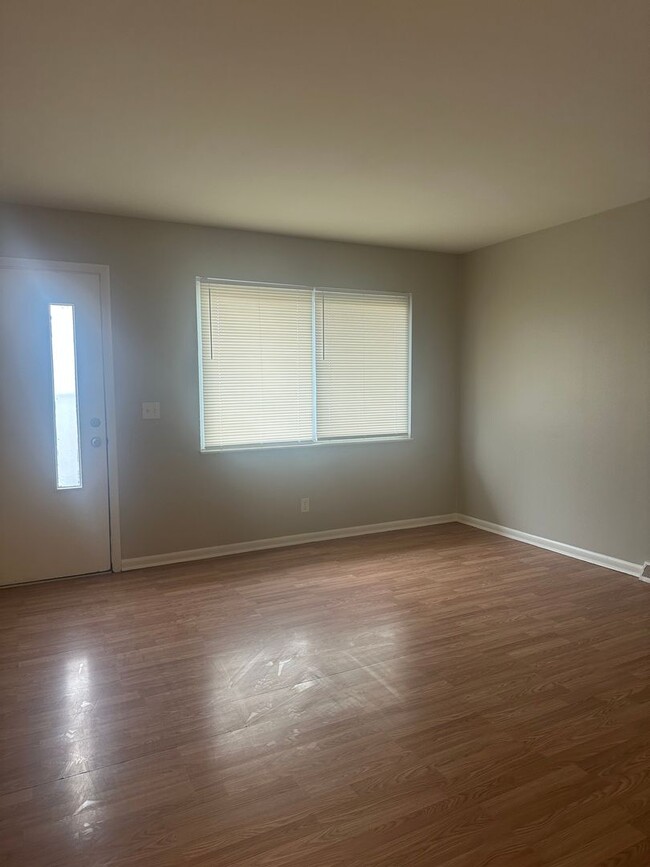 851-853-853 Byron Ave in Columbus, OH - Building Photo - Building Photo