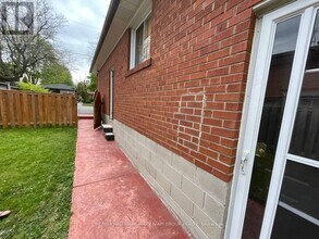 143 Holmes Ave in Toronto, ON - Building Photo - Building Photo