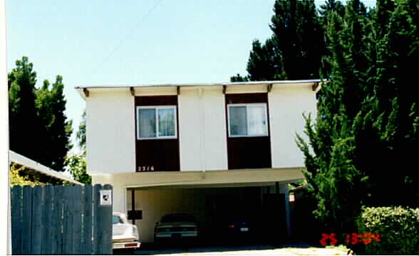 569 Smalley Ave in Hayward, CA - Building Photo - Building Photo