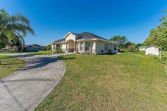 2832 Rodeo Dr in Kissimmee, FL - Building Photo - Building Photo