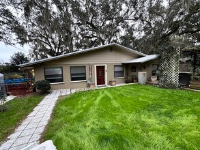 128 Serenity Dr in Melrose, FL - Building Photo - Building Photo