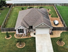 761 Romano Ave in Centerton, AR - Building Photo