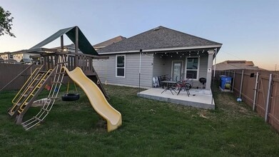 612 Ayinger Ln in Austin, TX - Building Photo - Building Photo