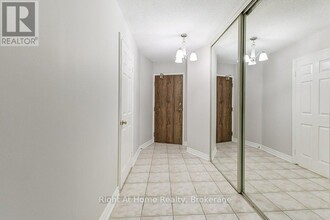 1240-1240 Marlborough Ct in Oakville, ON - Building Photo - Building Photo