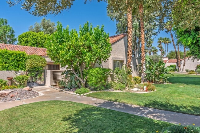 343 Forest Hills Dr in Rancho Mirage, CA - Building Photo - Building Photo