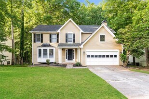 745 Mountain Oaks Pkwy in Stone Mountain, GA - Building Photo