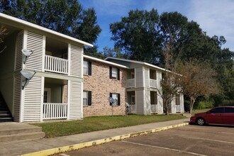 Covington in Natchez, MS - Foto de edificio - Building Photo