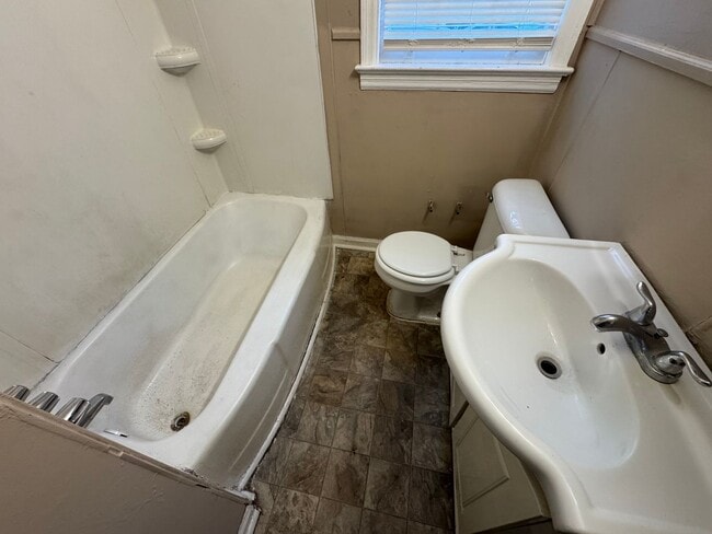 property at 818 Sunset Dr