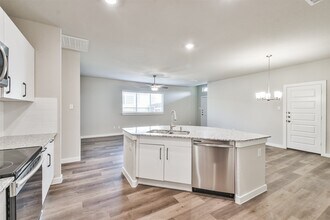 9800 Grosbeak Ln in Magnolia, TX - Building Photo - Building Photo