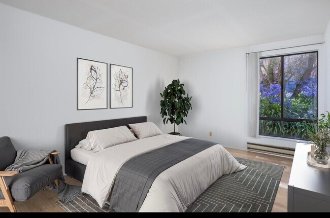 4 Commodore Dr, Unit #229 in Emeryville, CA - Building Photo - Building Photo