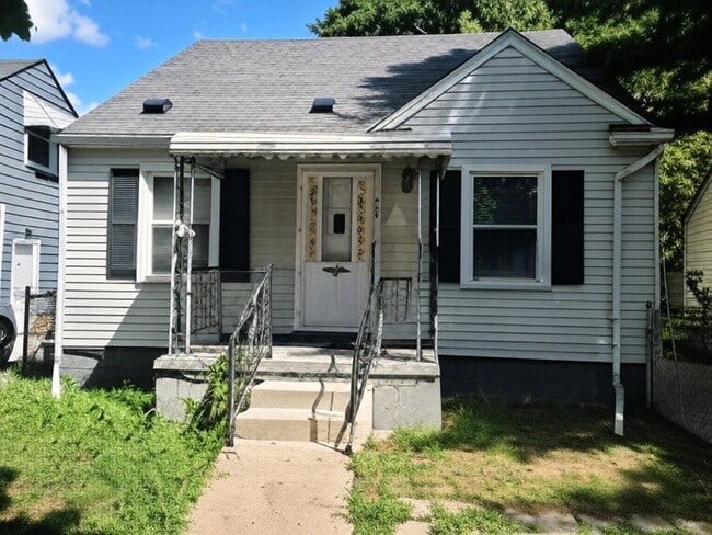 property at 3071 Fort Park Blvd