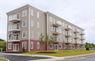 5 Woodhollow in Saint John, NB - Building Photo