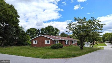 19714 Scott Hill Dr in Hagerstown, MD - Building Photo - Building Photo
