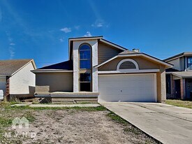 3118 Beacon Field Dr in San Antonio, TX - Building Photo