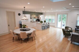 9 Grey Fox Lane in Weston, CT - Building Photo - Building Photo