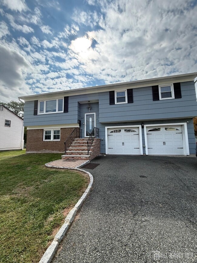 property at 308 Oak Pl