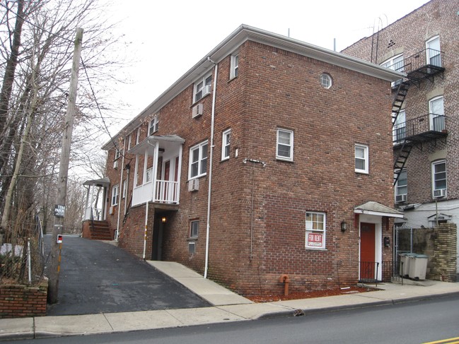 103 Belleville Ave in Belleville, NJ - Foto de edificio - Building Photo