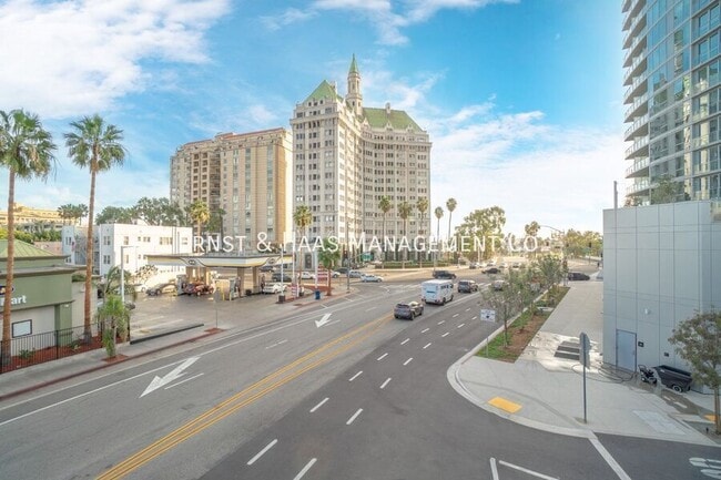 21 Alamitos Ave in Long Beach, CA - Building Photo - Building Photo