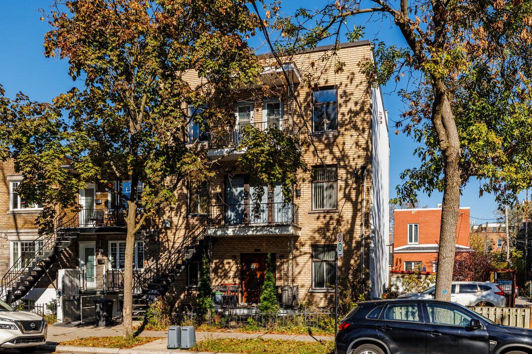 1683 De Champigny Rue in Montréal, QC - Building Photo