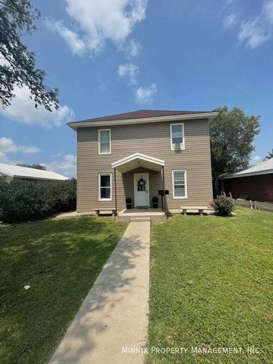 2001 1st Ave in Canyon, TX - Building Photo