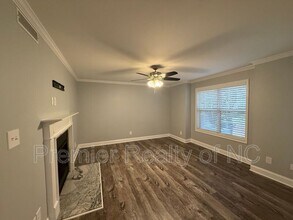 4021 Whirlaway Ct in Clemmons, NC - Foto de edificio - Building Photo