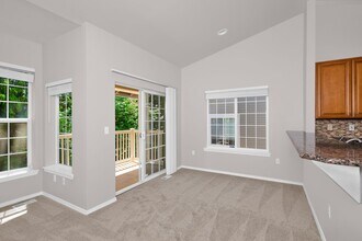 18653 NE 55th Way in Redmond, WA - Building Photo - Building Photo