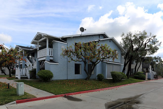 Cobblestone Park Apartments in El Cajon, CA - Foto de edificio - Building Photo