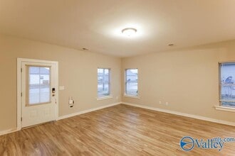 611 White Oak Cir in Lincoln, AL - Foto de edificio - Building Photo