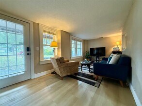 18 N Brown Ave in Orlando, FL - Building Photo - Building Photo