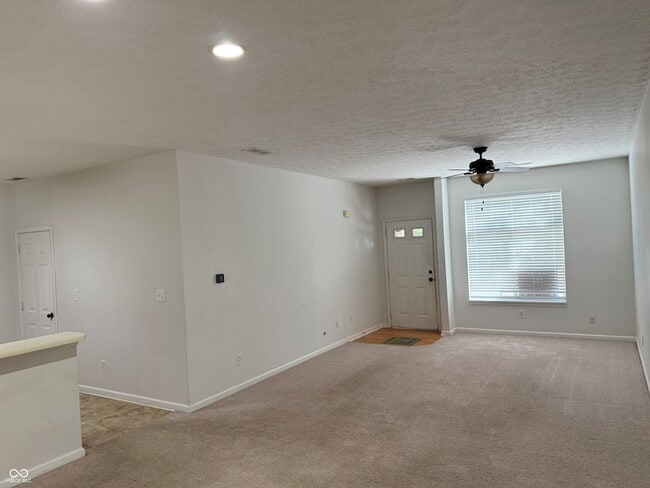 9356 Villa Creek Dr, Unit B in Avon, IN - Building Photo - Building Photo