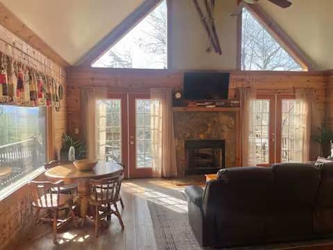 62 Bailey Ave in Bryson City, NC - Building Photo - Building Photo