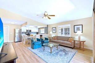 663 106th Ave N, Unit SI ID1504161P in Naples, FL - Building Photo