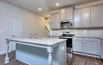 6186 Ripple Wy in Atlanta, GA - Building Photo - Building Photo