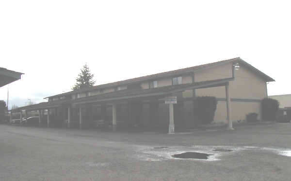 Twincrest Apartments in Kent, WA - Building Photo