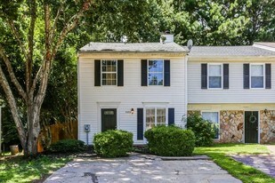 3523 Kennesaw Station Dr in Kennesaw, GA - Building Photo