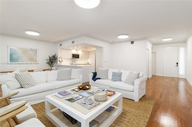 3023 NE Quayside Ln in Miami, FL - Building Photo - Building Photo