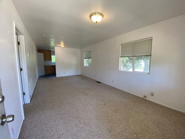 2918 El Noble Ave in Oroville, CA - Building Photo - Building Photo