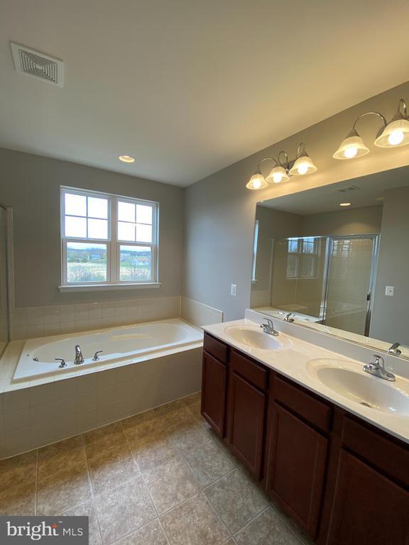 112 Splendor Gdn Wy in Stephenson, VA - Building Photo - Building Photo