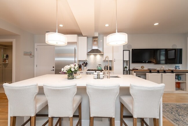 280 Gold St, Unit 2 in Boston, MA - Building Photo - Building Photo