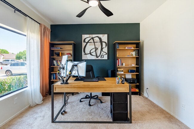 4113 W Cielo Grande in Glendale, AZ - Building Photo - Building Photo