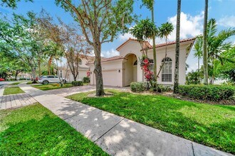 7314 NW 19th Ct in Pembroke Pines, FL - Building Photo - Building Photo