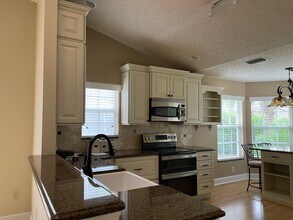 12861 Meadowbend Dr in Wellington, FL - Building Photo - Building Photo
