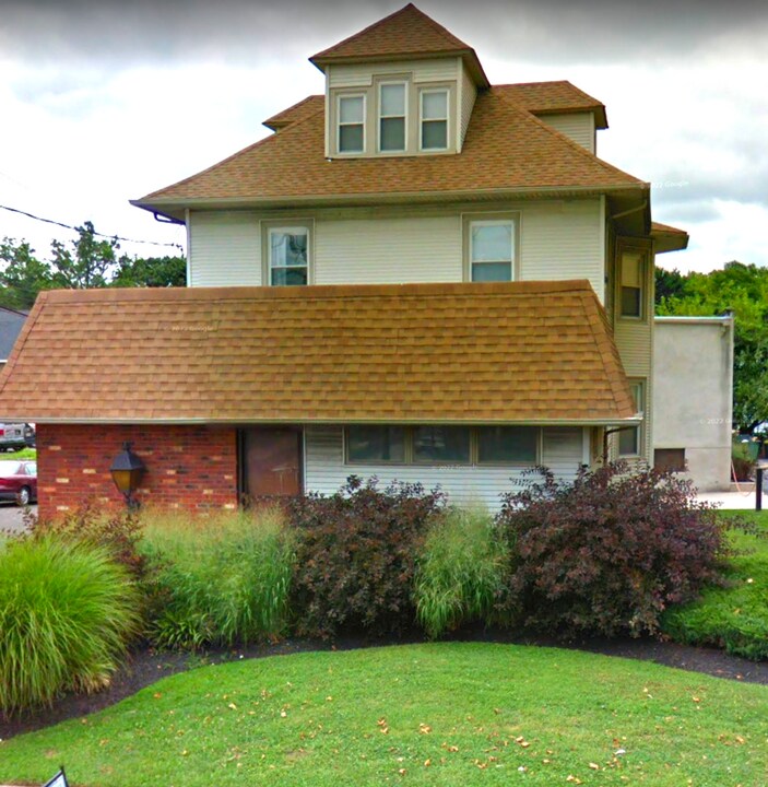 25 S White Horse Pike-Unit -First Floor in Audubon, NJ - Foto de edificio