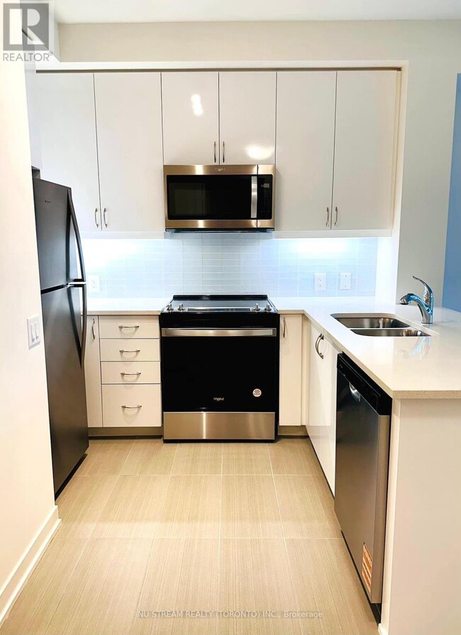 4955-4955 Yonge St in Toronto, ON - Building Photo - Building Photo