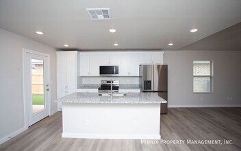 310 E 77th St in Lubbock, TX - Building Photo - Building Photo