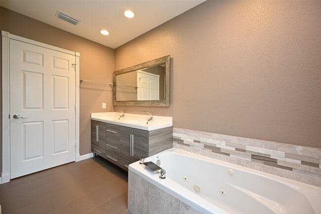 property at 2127 Lamonte Ln