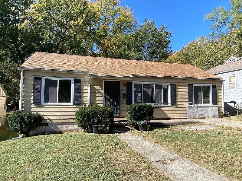 4028 Myrtle Ave in Kansas City, MO - Foto de edificio